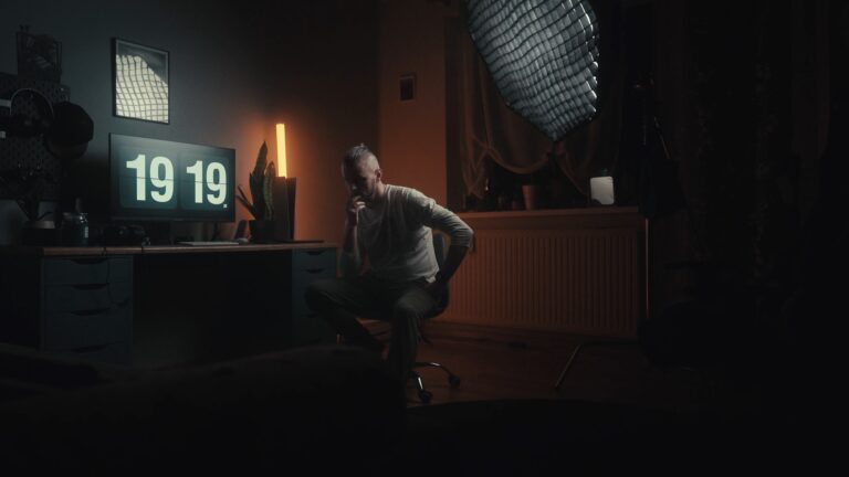 Wiadomość do przyszłego mnie (Resolve).mp4.00_01_12_03.Still001